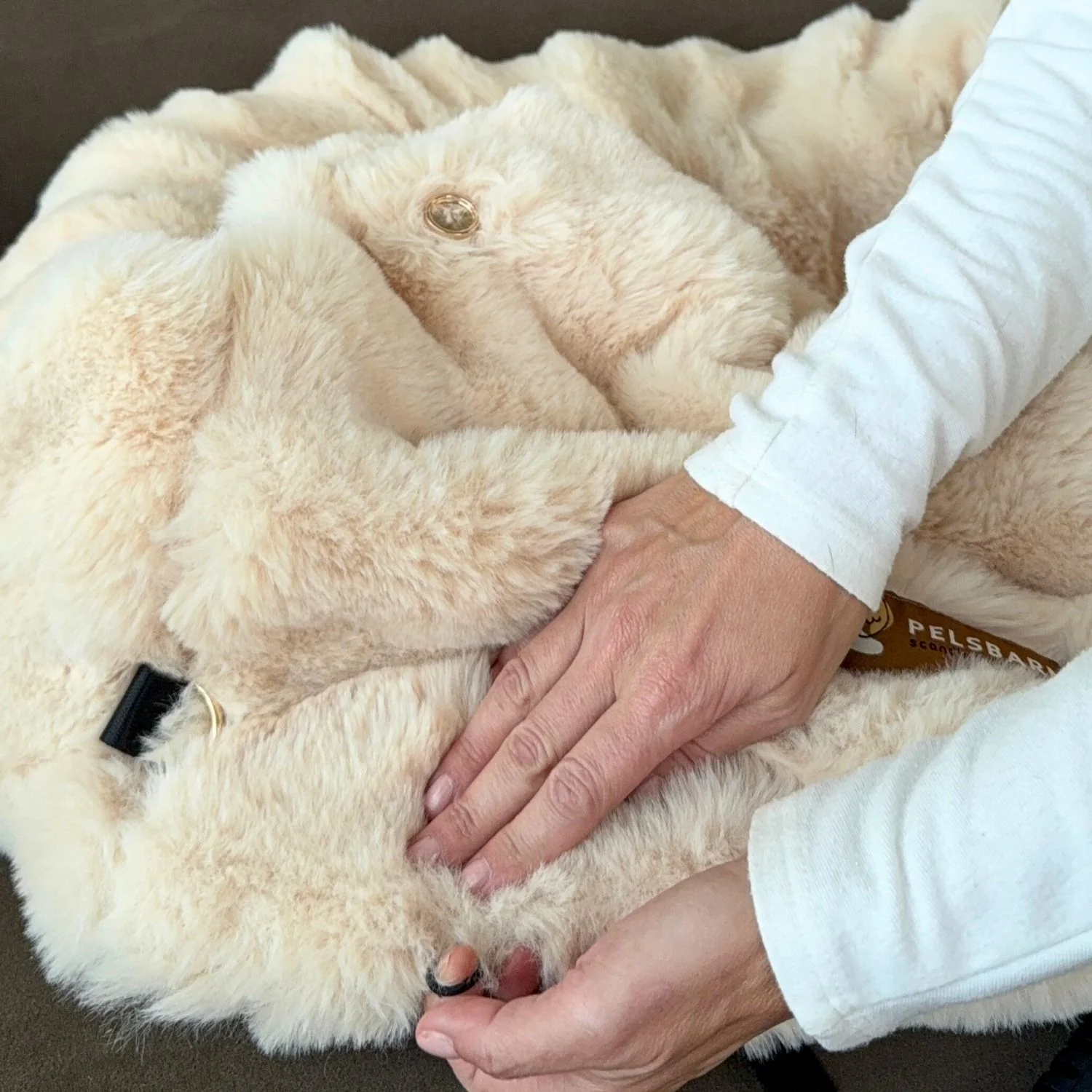 Luxurious Cozy Car Bed - Image 14